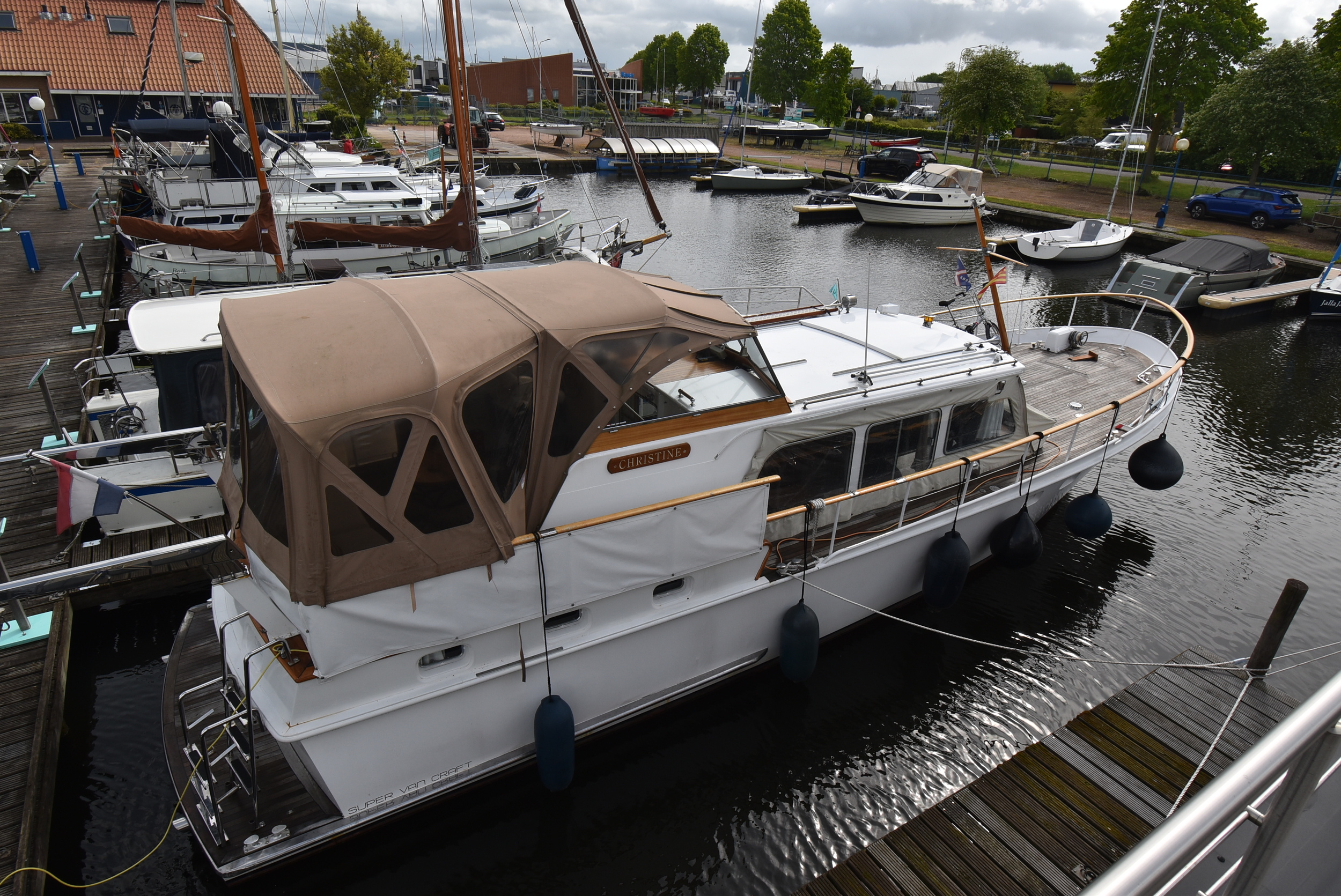 foto: 25 Super Van Craft 1350