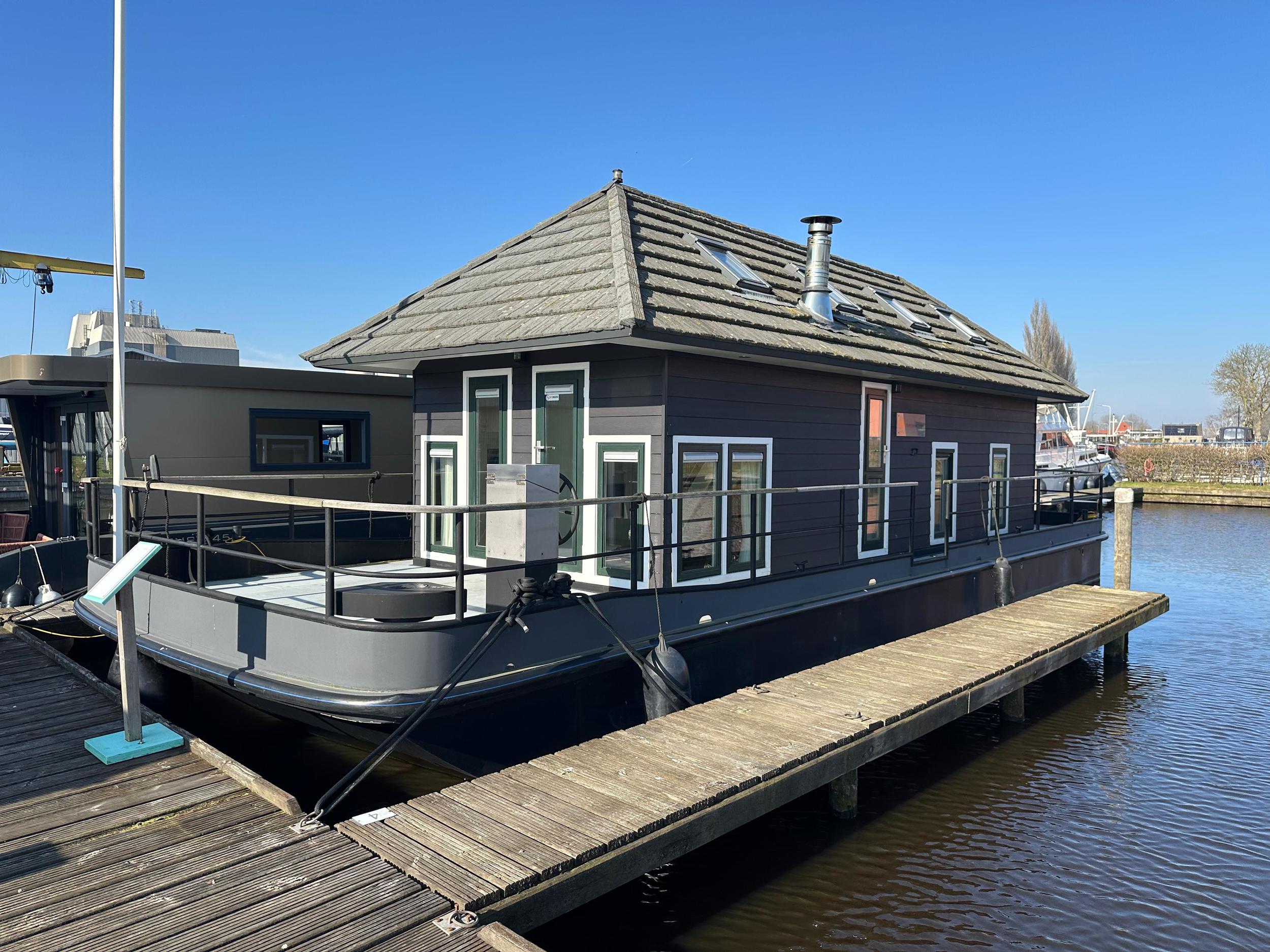 foto: 4 PRINS HOMESHIP 1350 Houseboat Flark