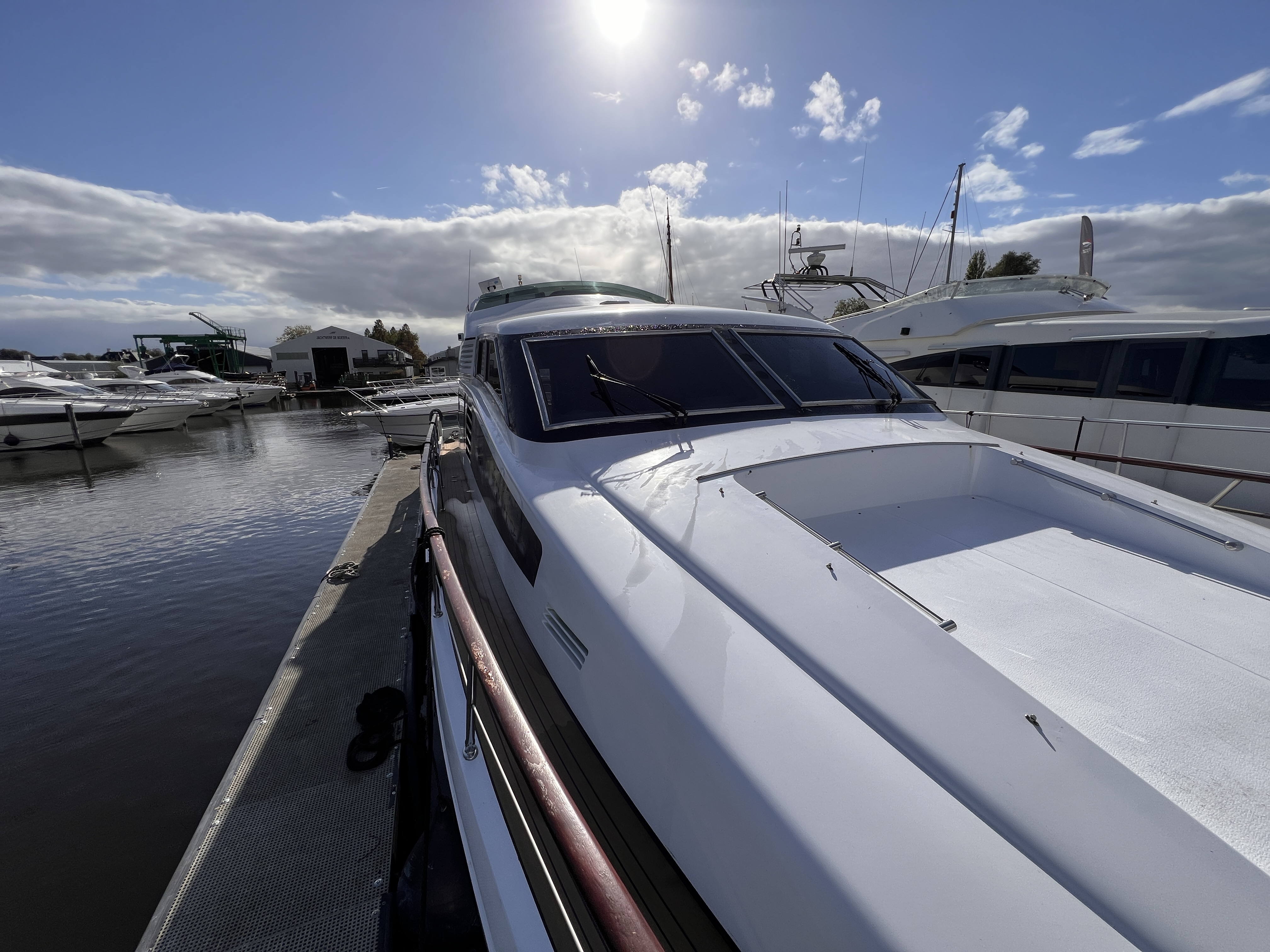 foto: 17 Monte Fino 64 ( varend woonschip )