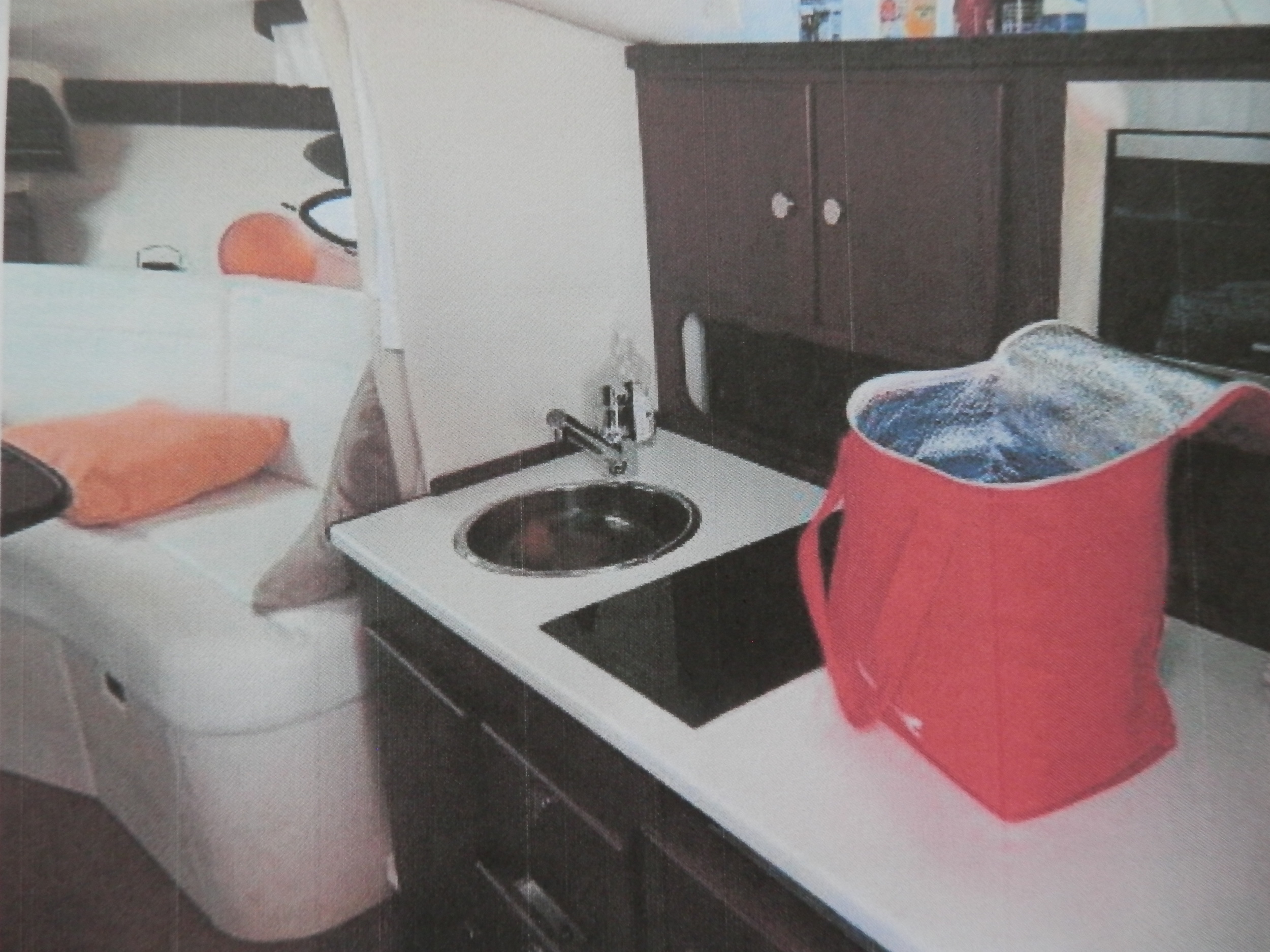 foto: 9 Bayliner 325 SB
