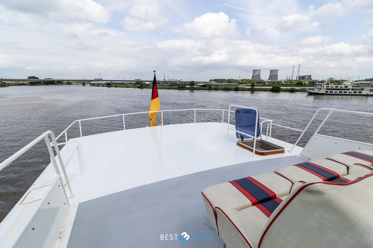foto: 21 Mystere 19 meter
