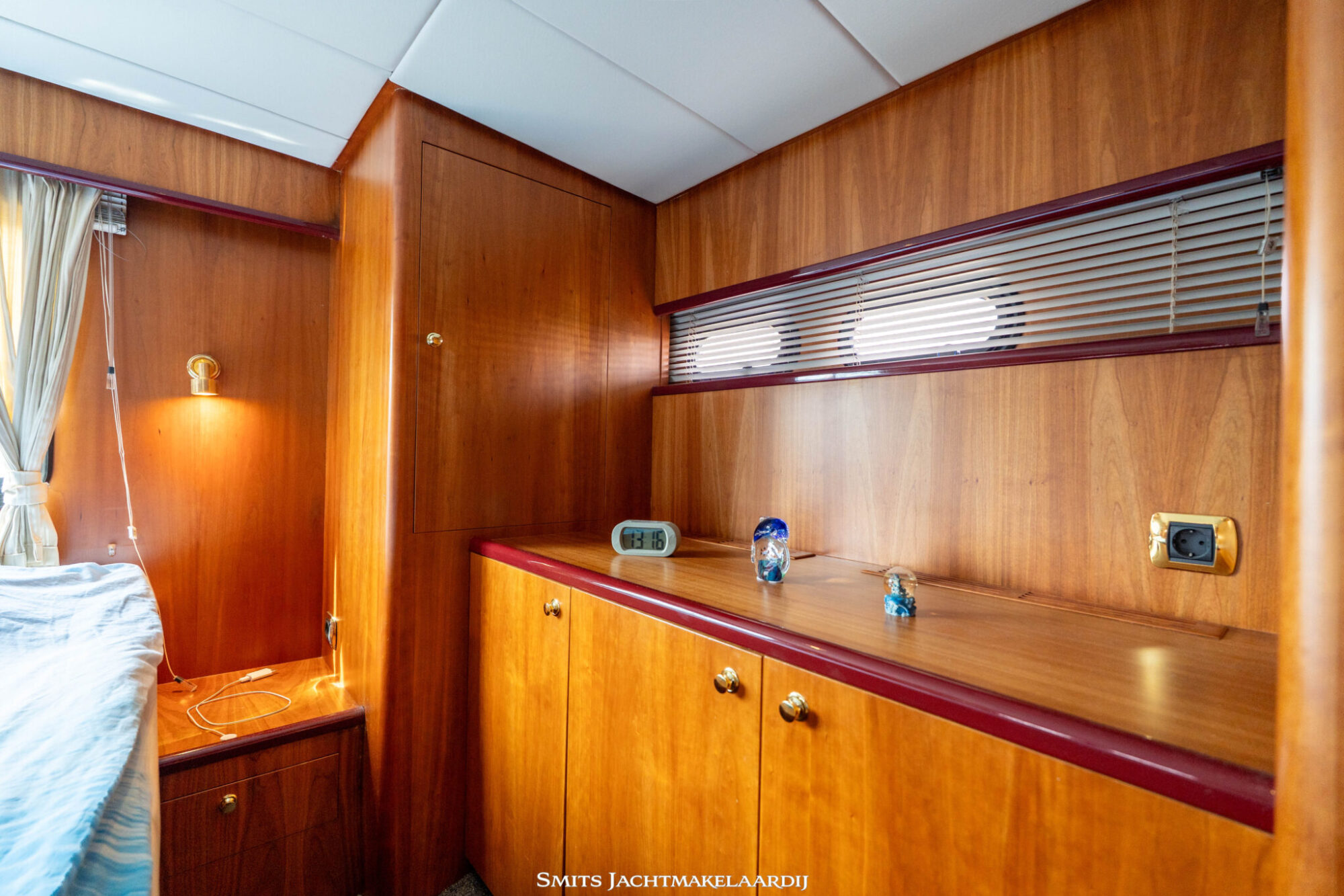 foto: 37 Pacific Pacific Allure 148 VS