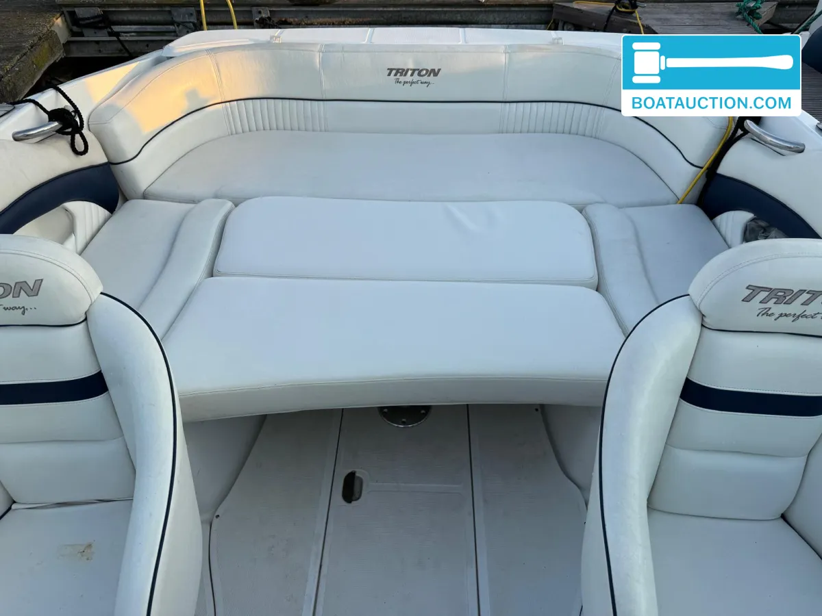 foto: 14 Triton 225 Cuddy