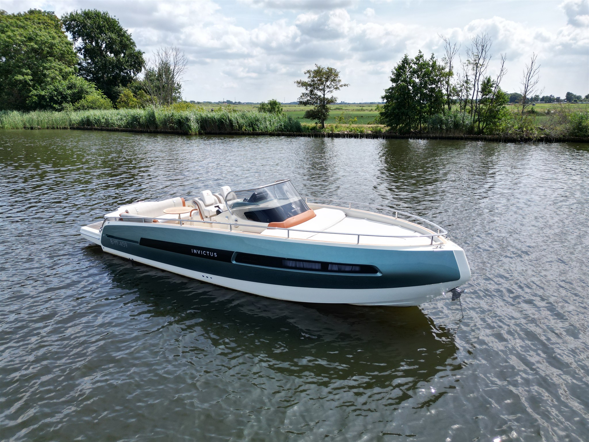 hoofdfoto: 1 Invictus GT 280