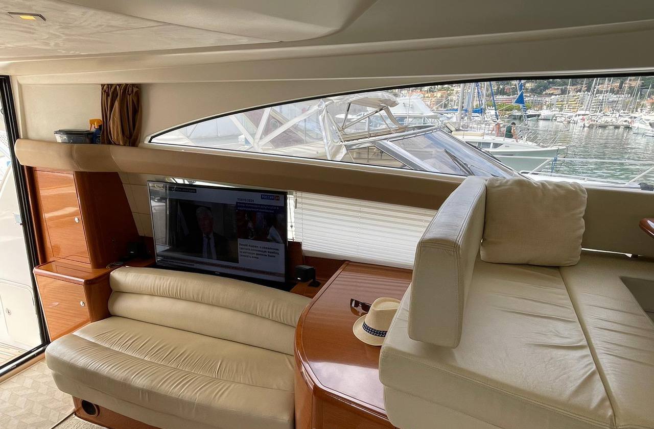 foto: 11 Prestige 50 fly