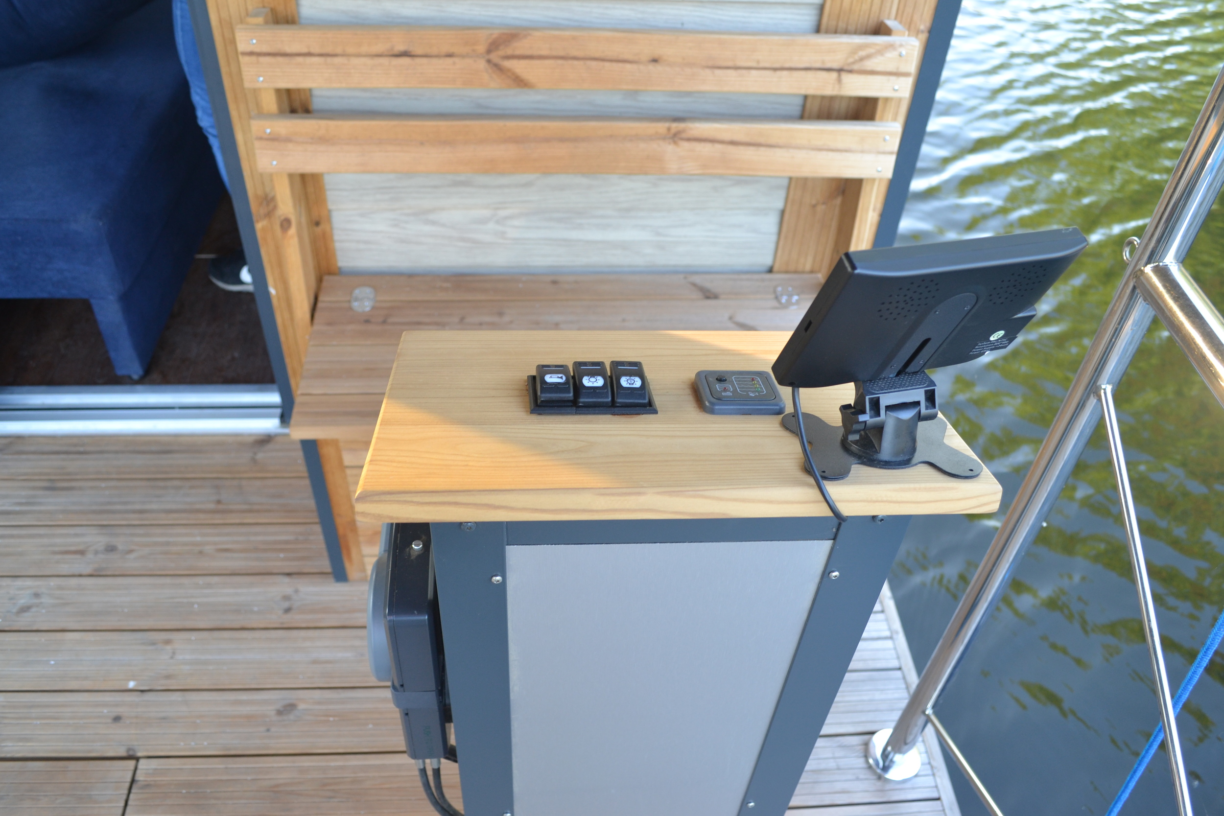 foto: 22 Campi 280 Houseboat