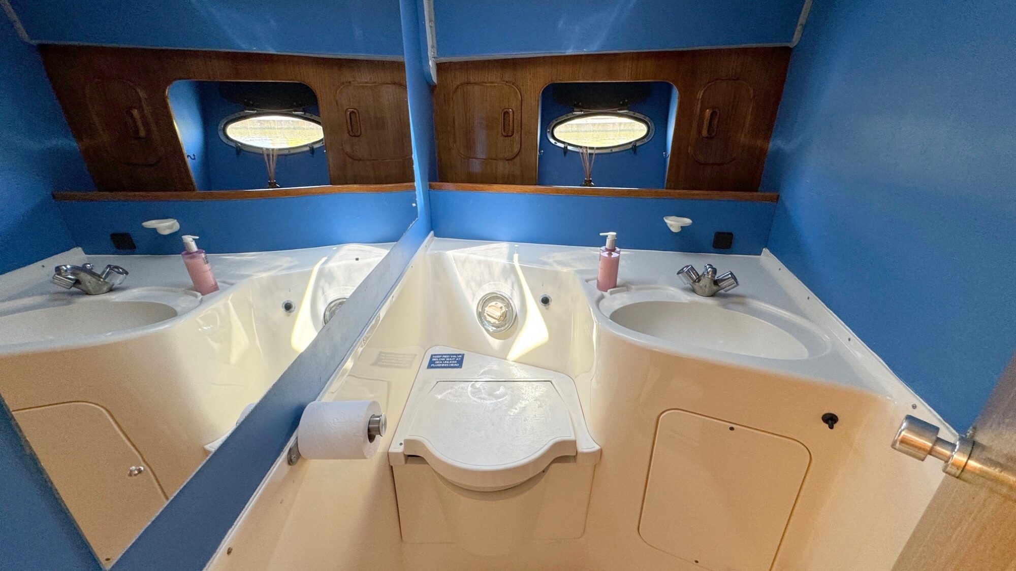 foto: 33 Whitewater Whitewater Wolfe 46 Flybridge