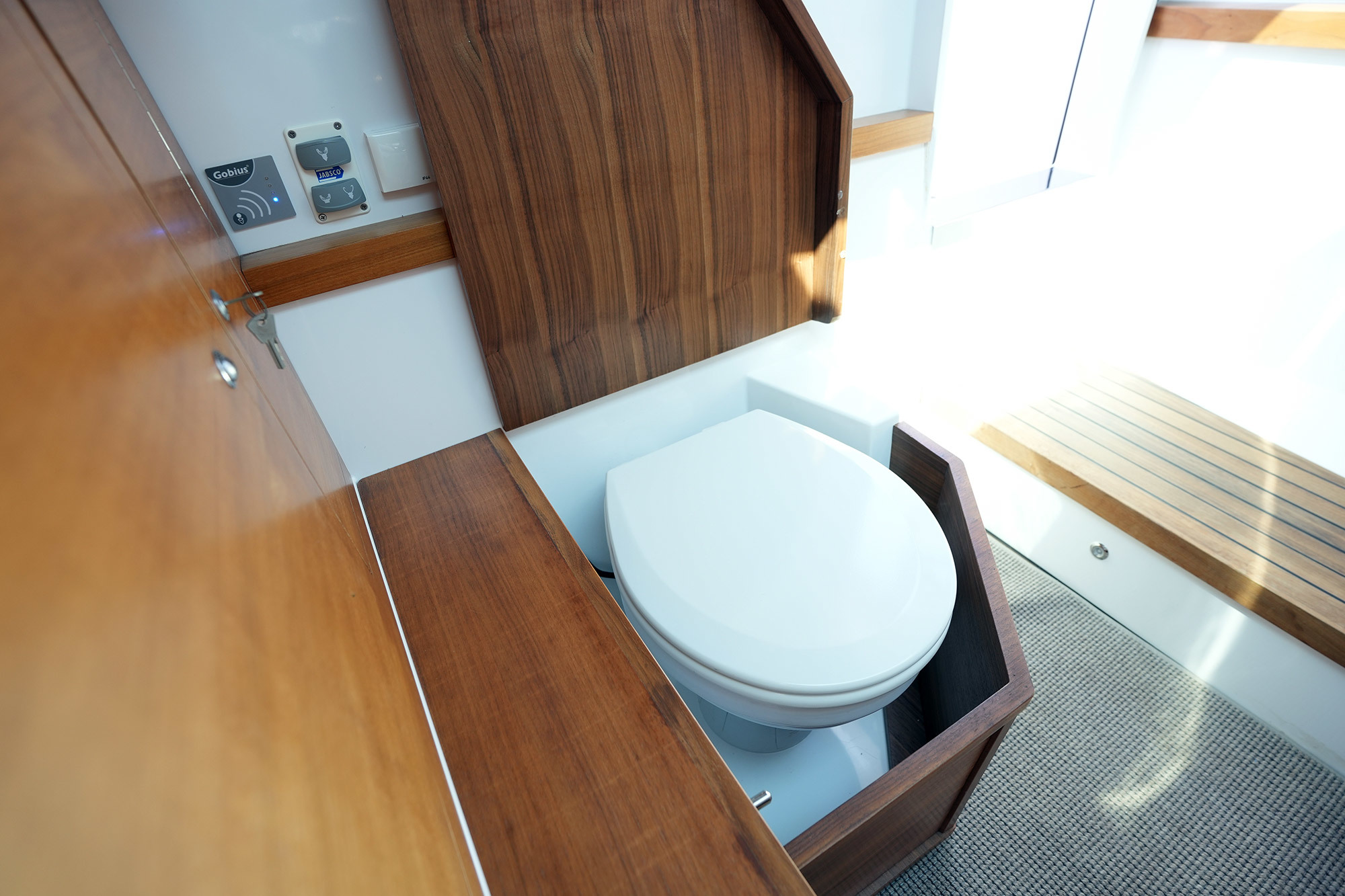 foto: 25 Axopar 37 Sports Cabin Version R