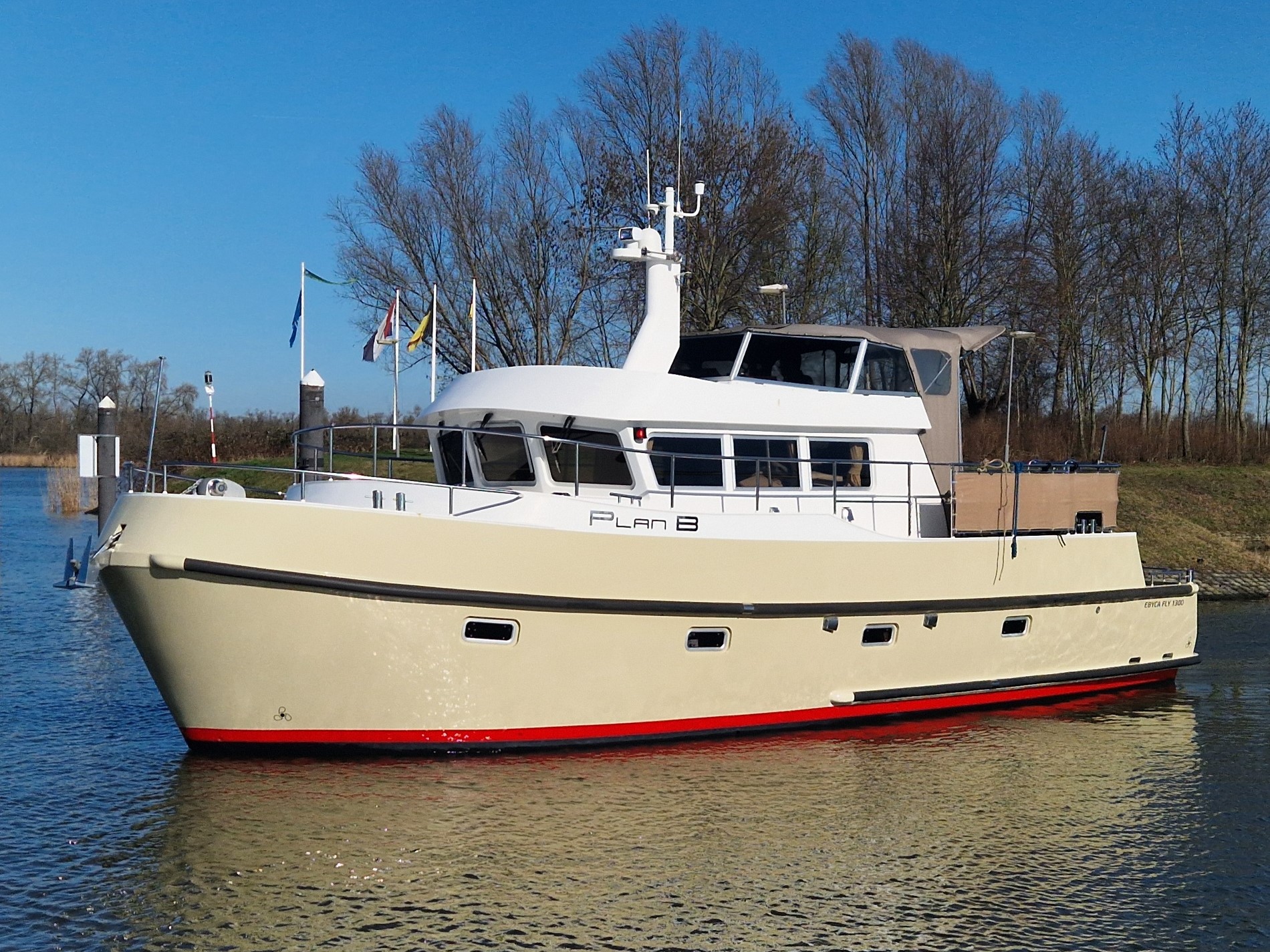 foto: 6 Ebyca Trawler 1300