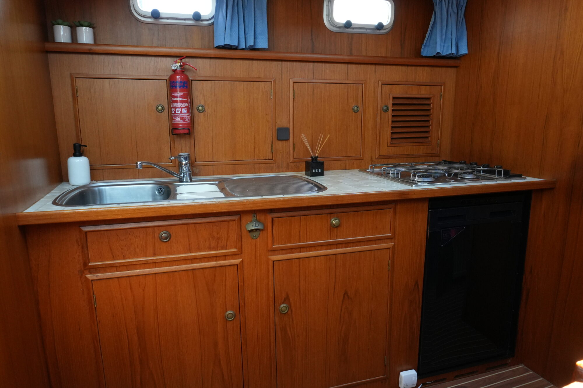 foto: 60 Monty Bank Monty Bank Kotter 41 AK Cabrio