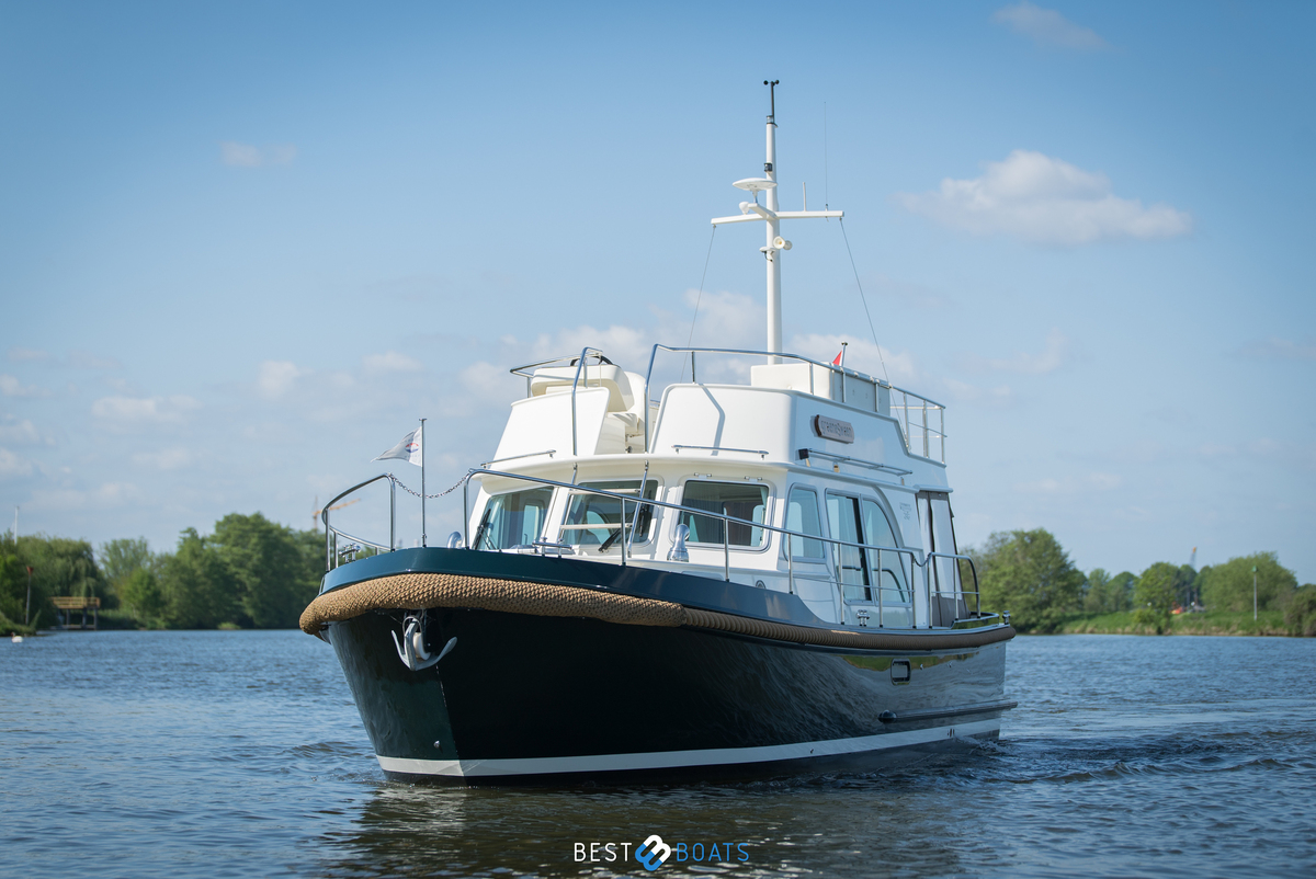 foto: 10 Linssen  Classic Sturdy 36 Sedan Deck Bridge