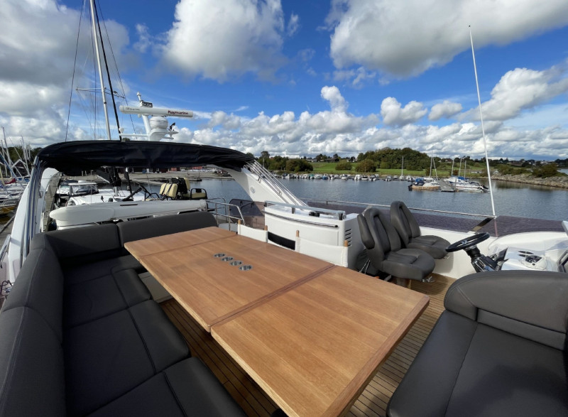 foto: 9 Princess 72 FLY