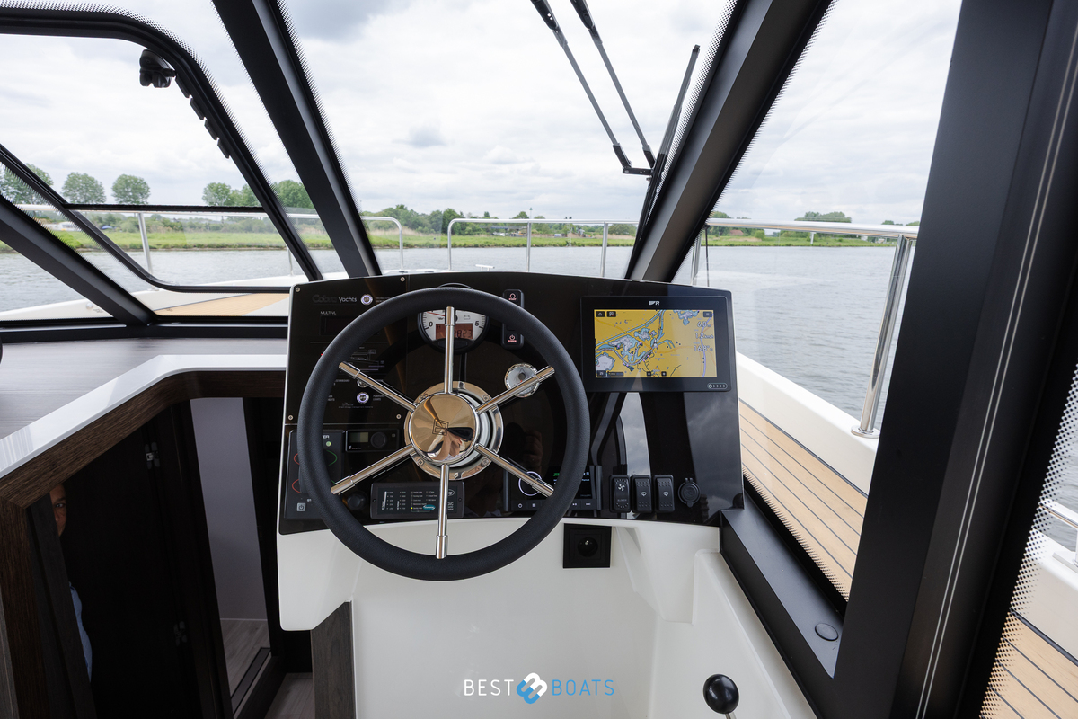 foto: 26 Cobra Yachts Futura 36 Premium Fly