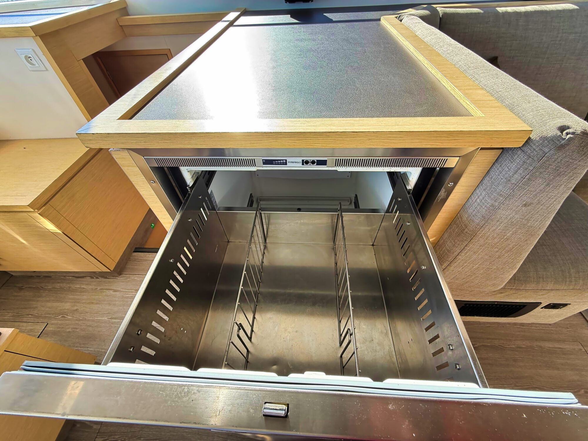 foto: 24 Fountaine Pajot Fountaine Payot Motorcatamaran MY 37