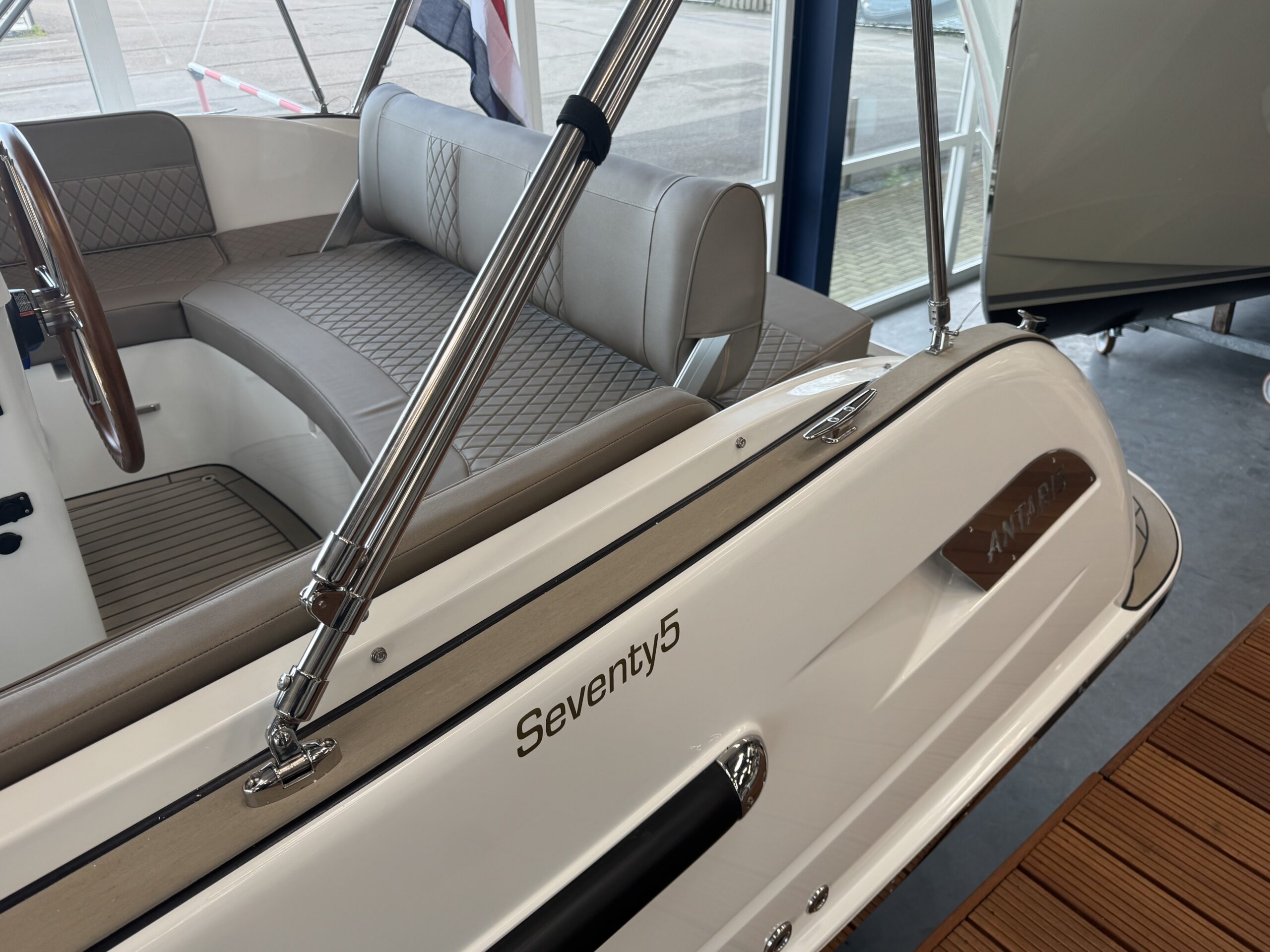 foto: 10 Antaris Seventy5 Hybride (op voorraad)