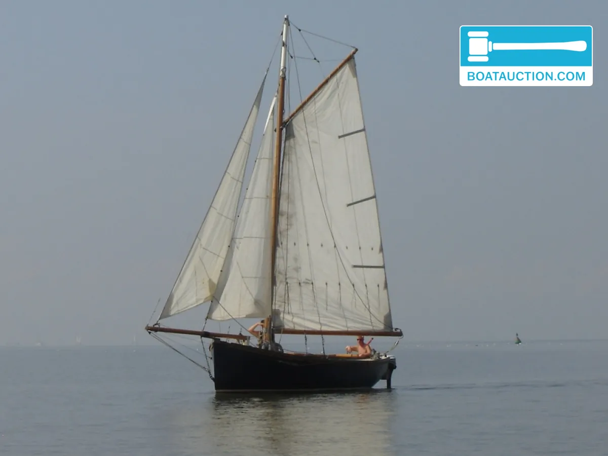 foto: 6 Falmouth Working Boat 690