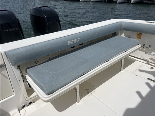 foto: 16 Boston Whaler 320 Outrage - 2X Mercury Verado 250