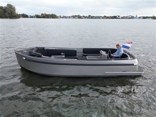 foto: 16 Seafury Hawker 725