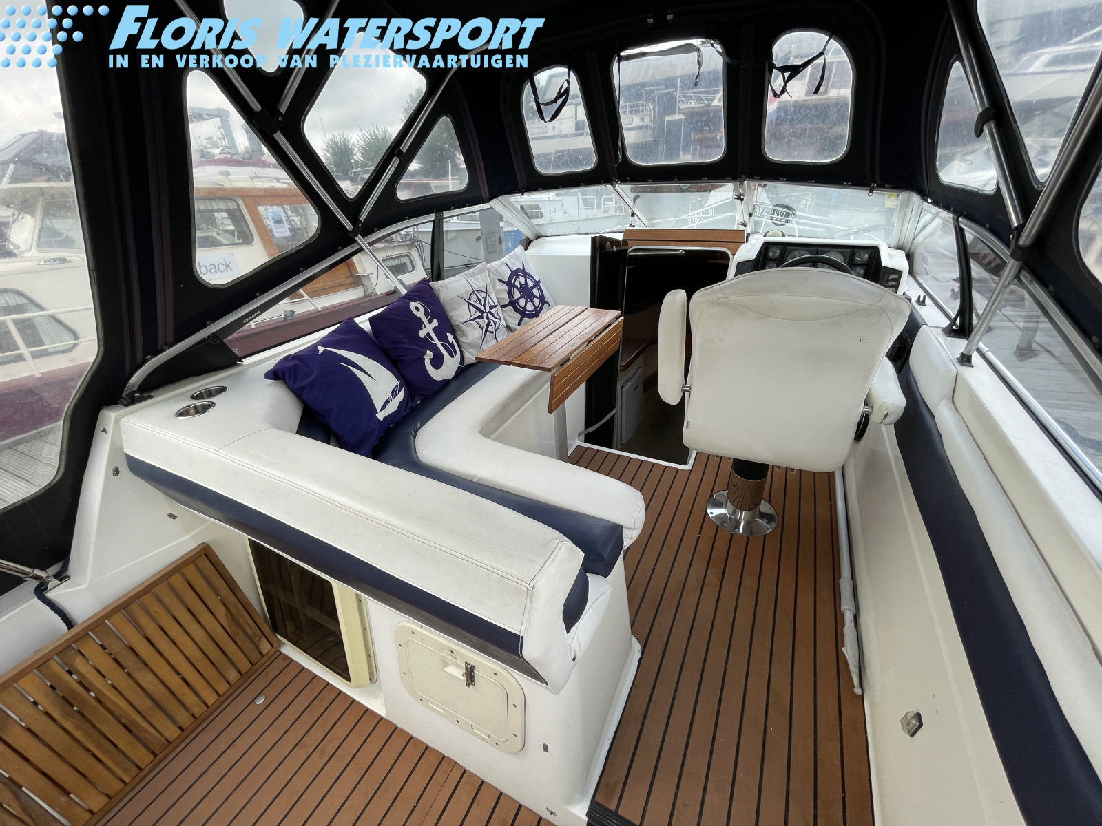 foto: 28 Bayliner 2455 Ciera