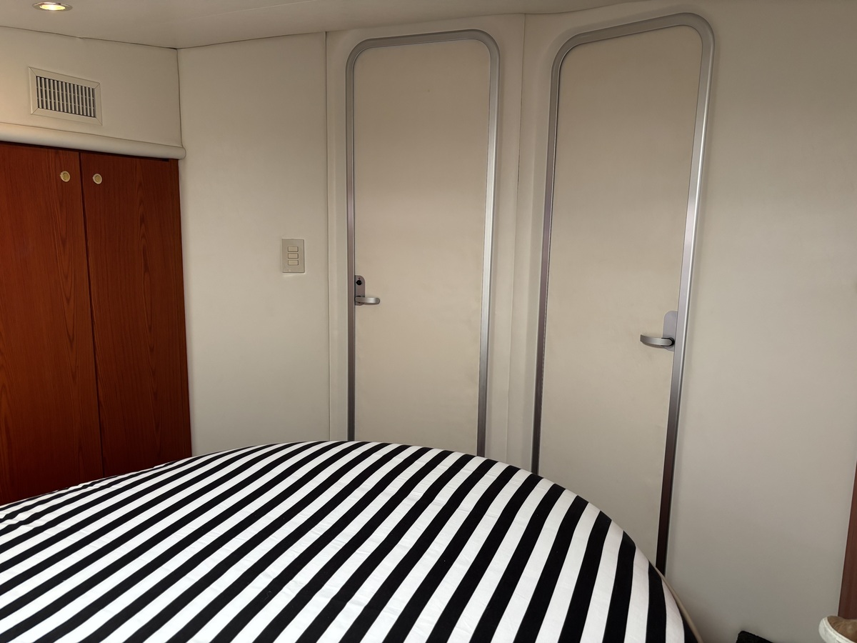 foto: 11 Maxum  4100 SCA 