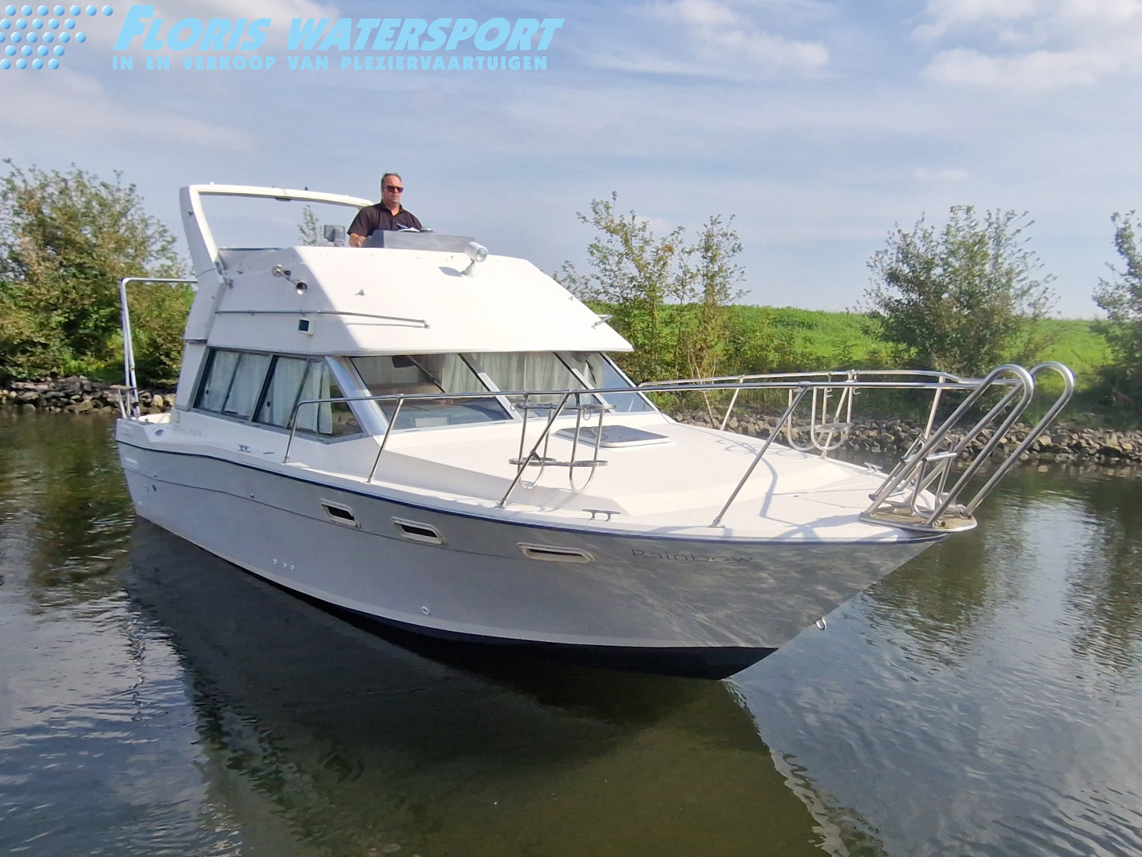 foto: 11 Bayliner 2858 Fly