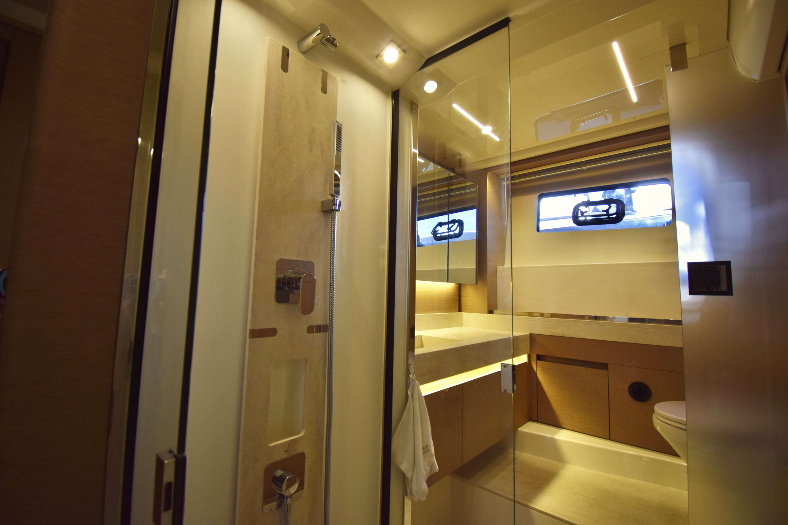 foto: 17 Prestige 590 Flybridge #19