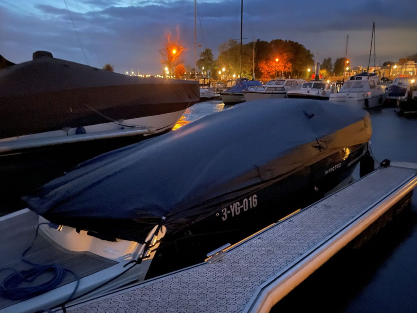 foto: 22 Invictus 280 GT