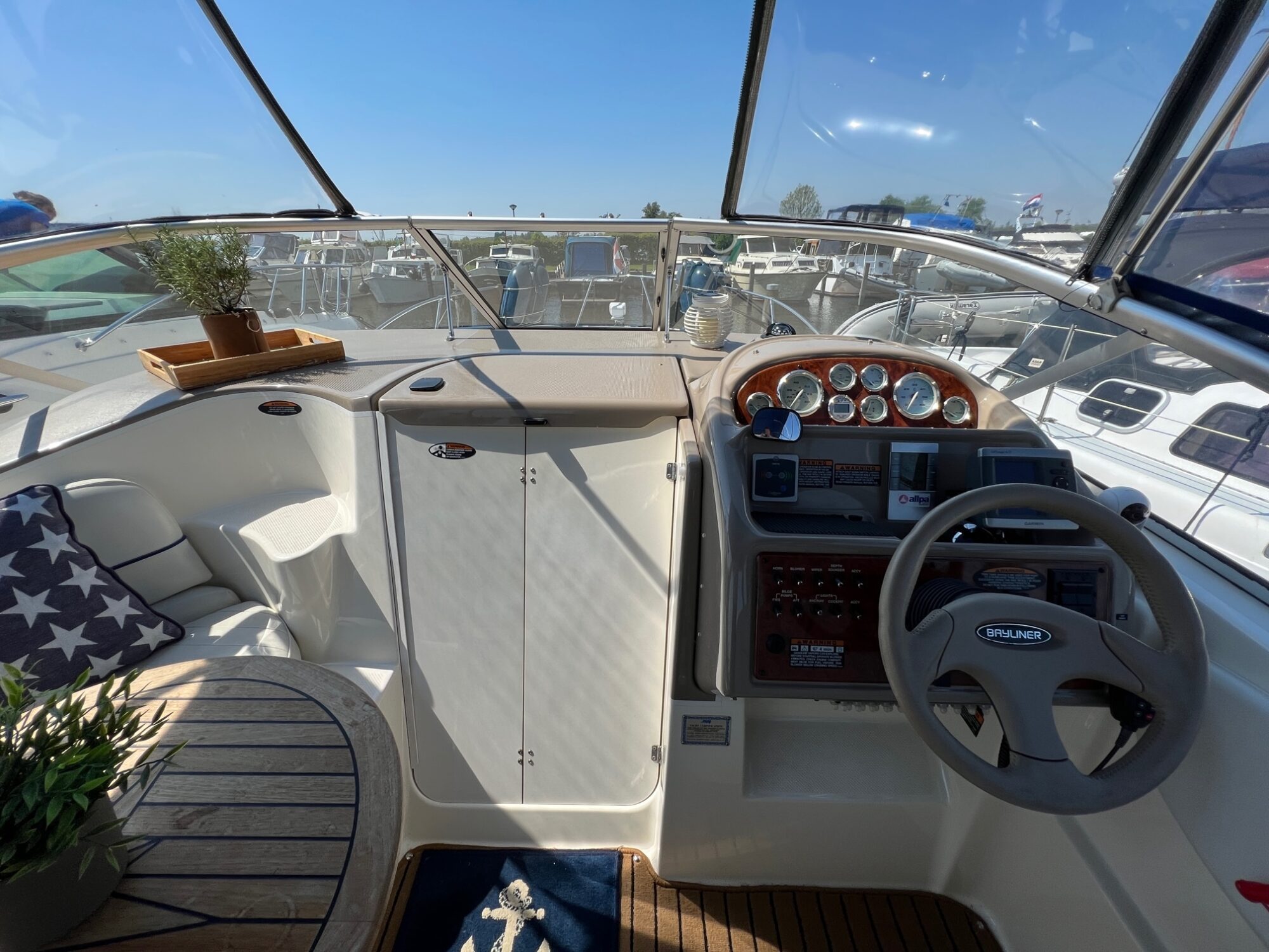 foto: 18 Bayliner Bayliner 285 Ciera Sunbridge