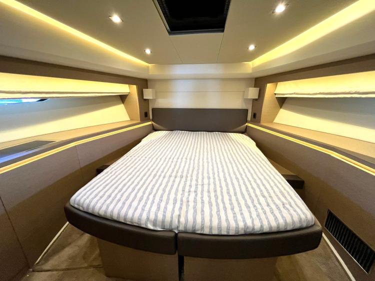 foto: 5 Prestige 560