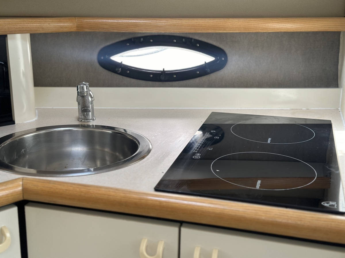foto: 13 Bayliner 3055 Sunbridge