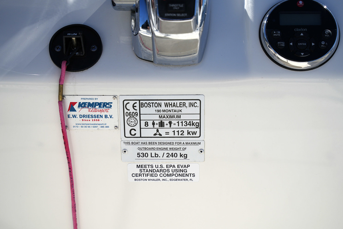 foto: 18 Boston Whaler 190 Montauk