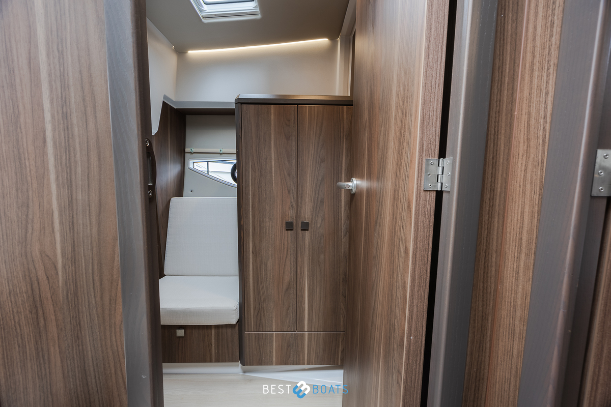 foto: 19 Sealine C330