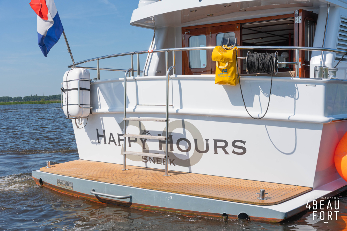 foto: 6 Altena  53 Custom Trawler