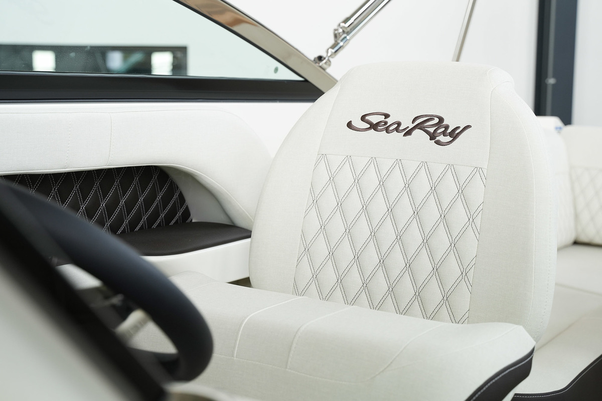 foto: 17 Sea Ray SLX 250