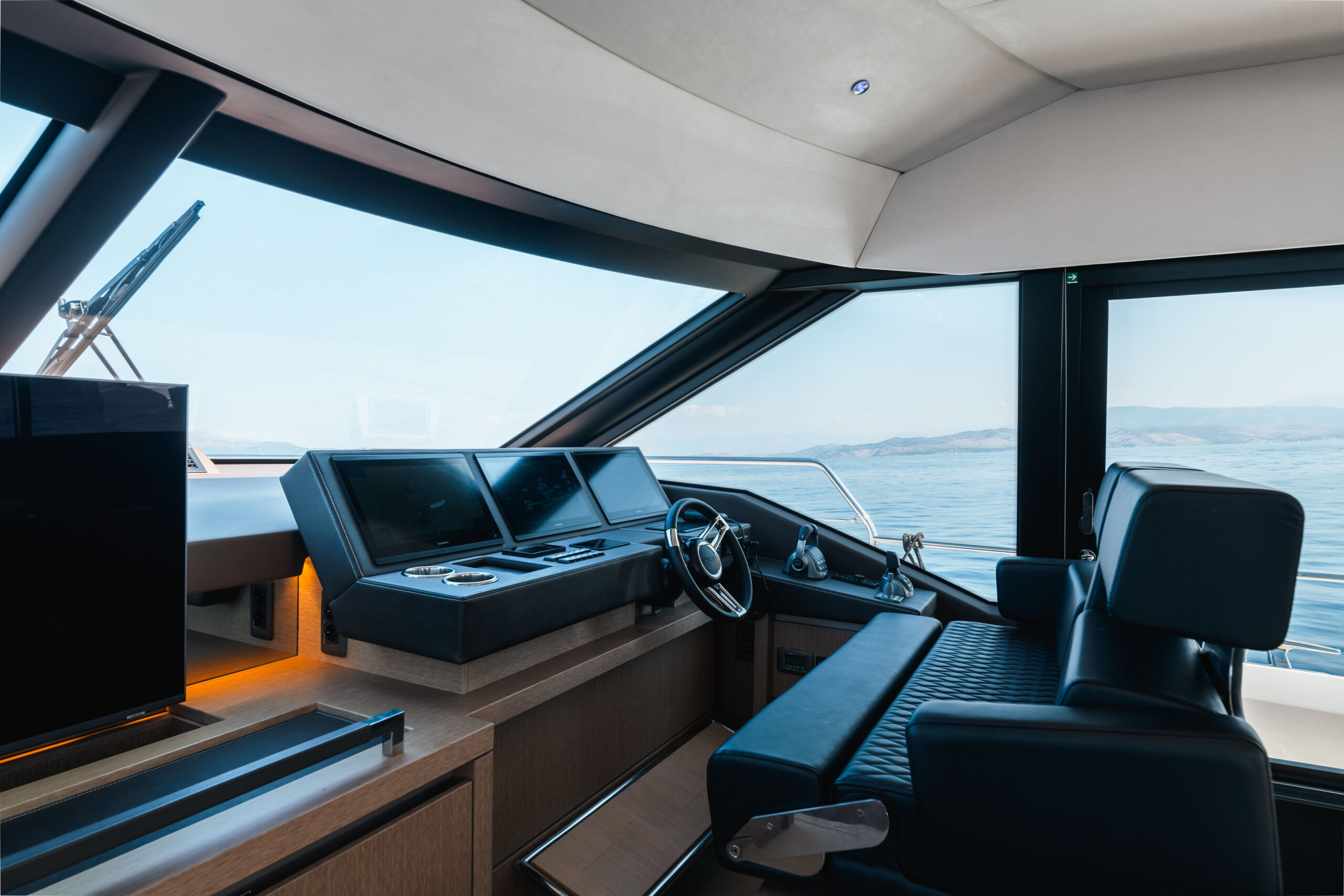 foto: 60 Prestige 690 flybridge