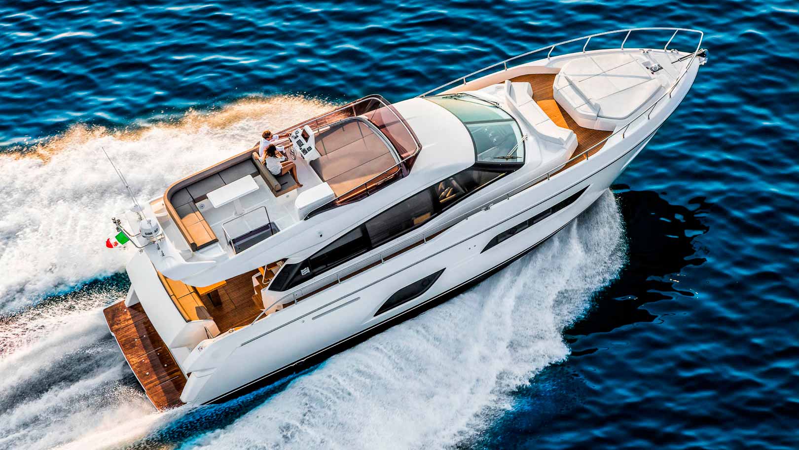 Ferretti 550