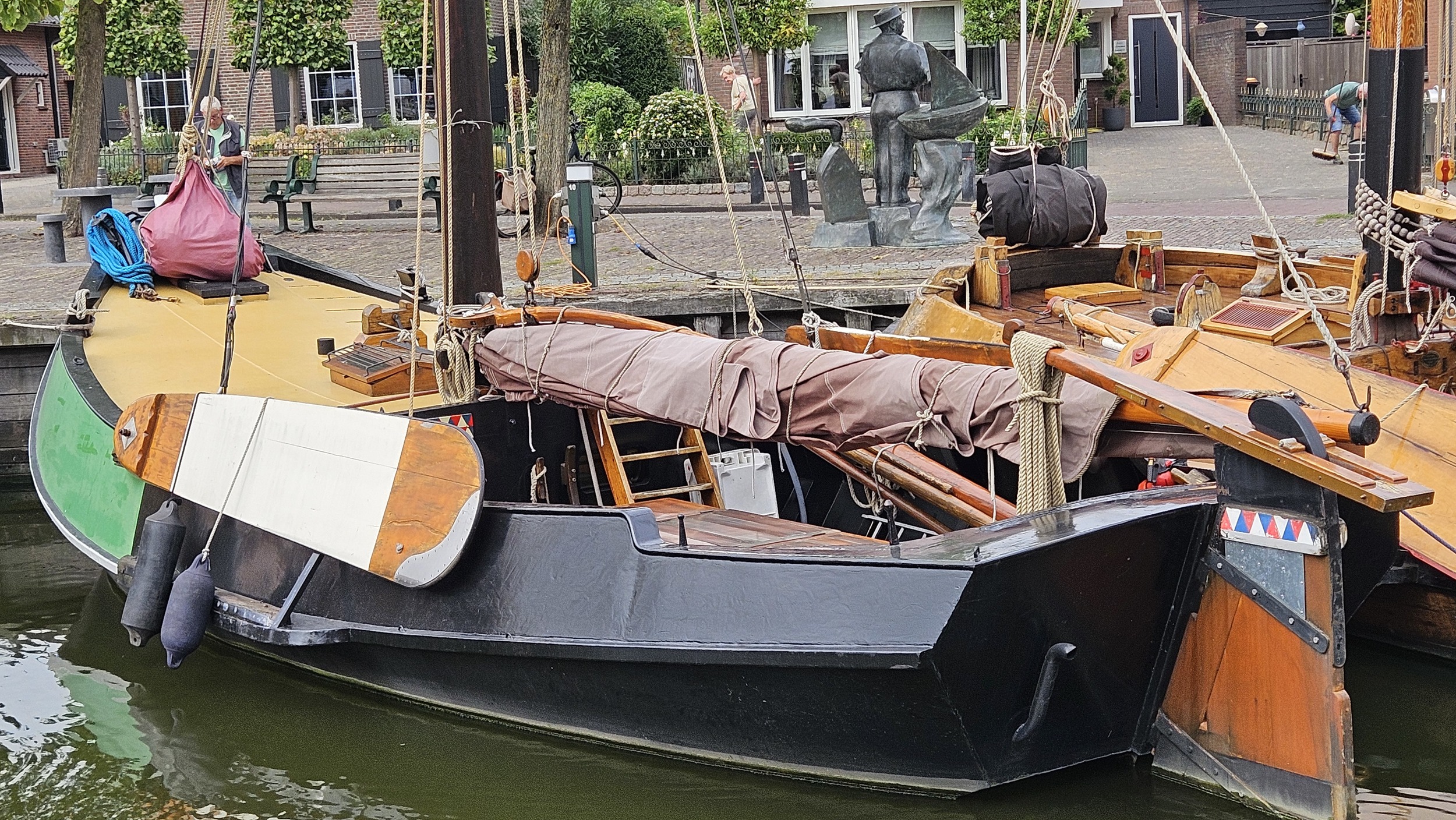 foto: 12 Lemster Zeeschouw Visserman