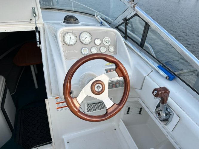 foto: 11 Chris-Craft Crowne 26