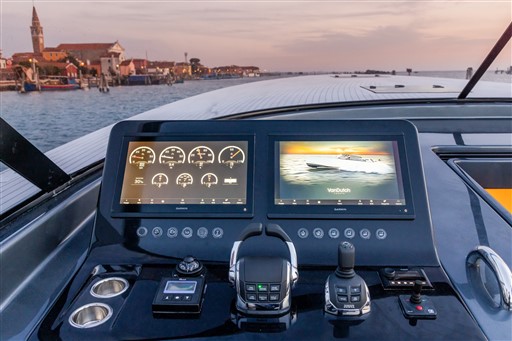 foto: 10 Vandutch 56 - New