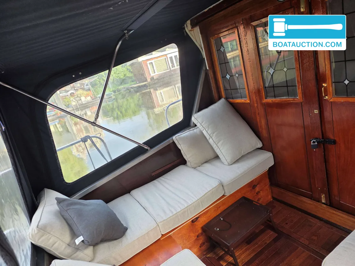 foto: 6 Motorboat 1050