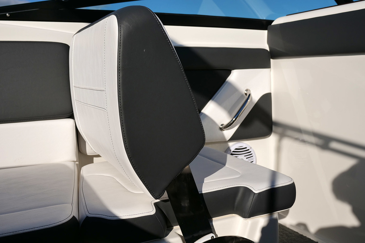 foto: 41 Sea Ray SPX 230