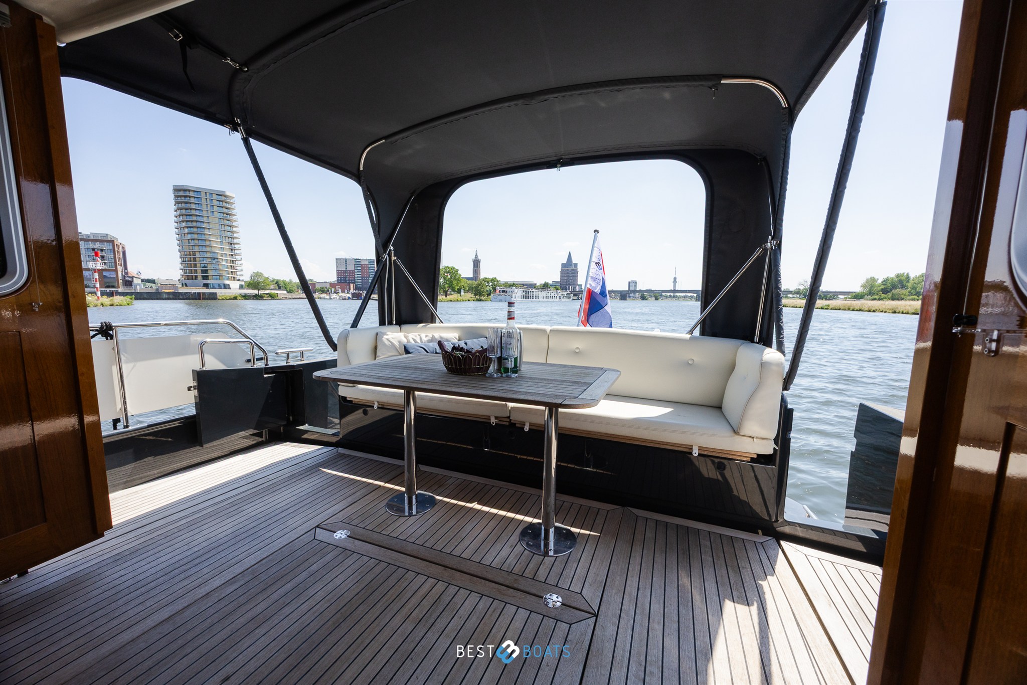 foto: 18 Linssen Grand Sturdy 470 Sedan Wheelhouse