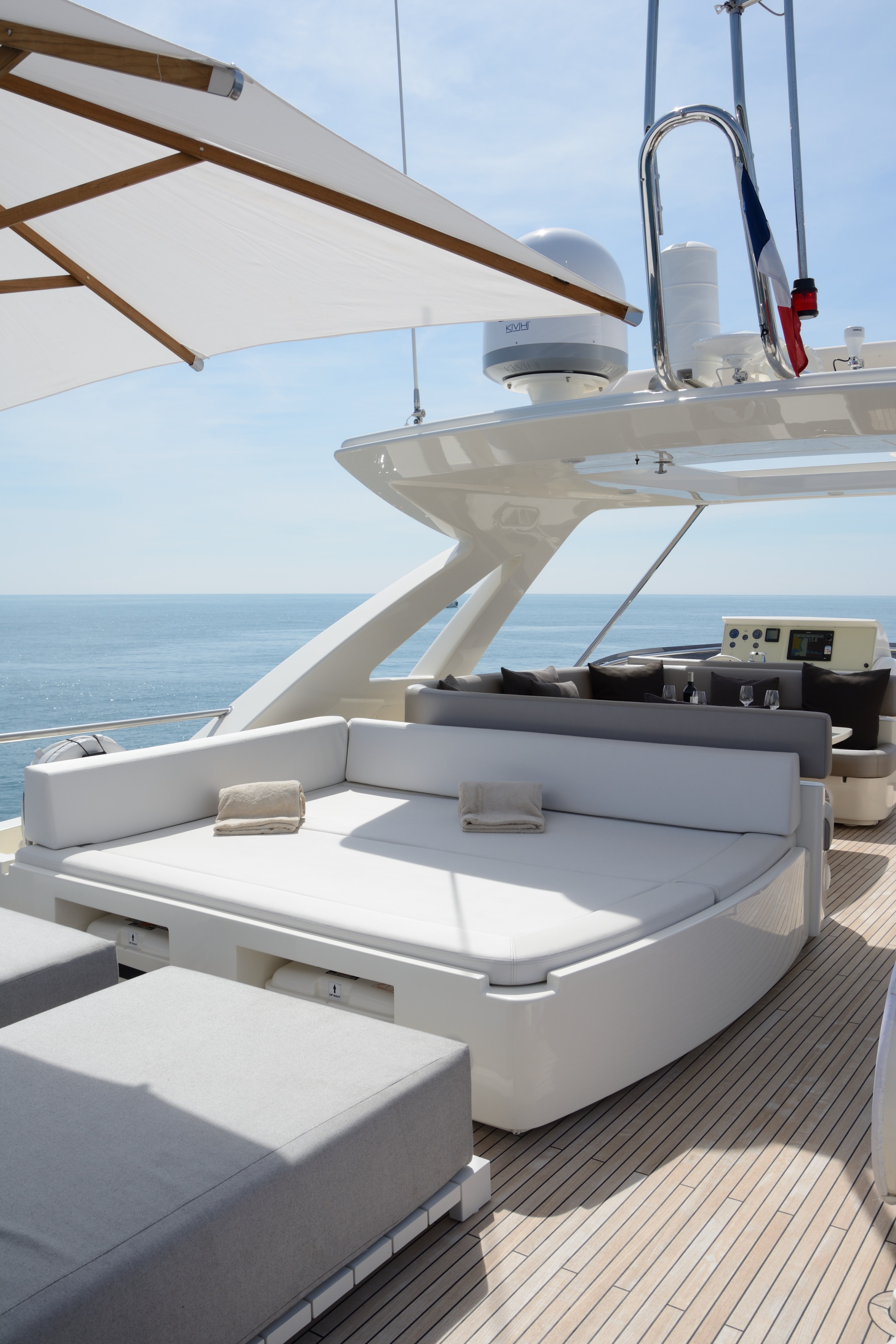 foto: 24 Ferretti 800 HT