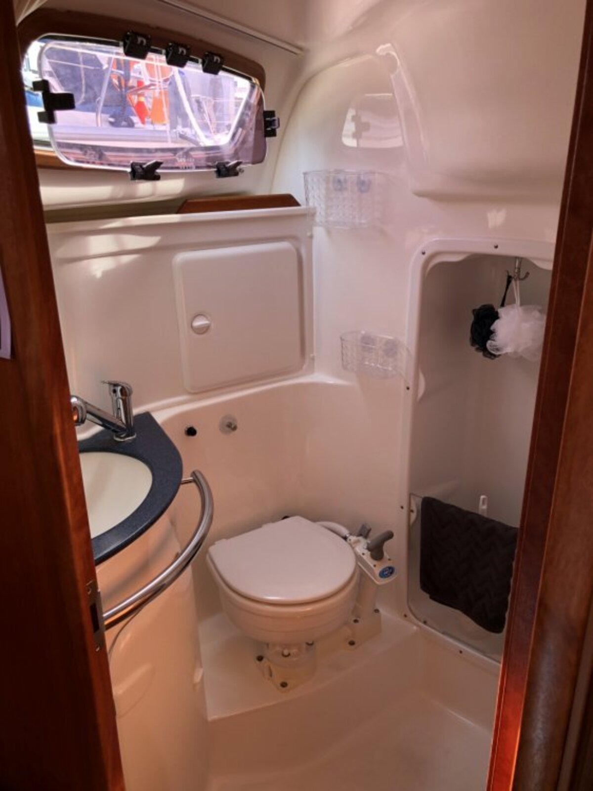 foto: 14 Bavaria  33 Cruiser
