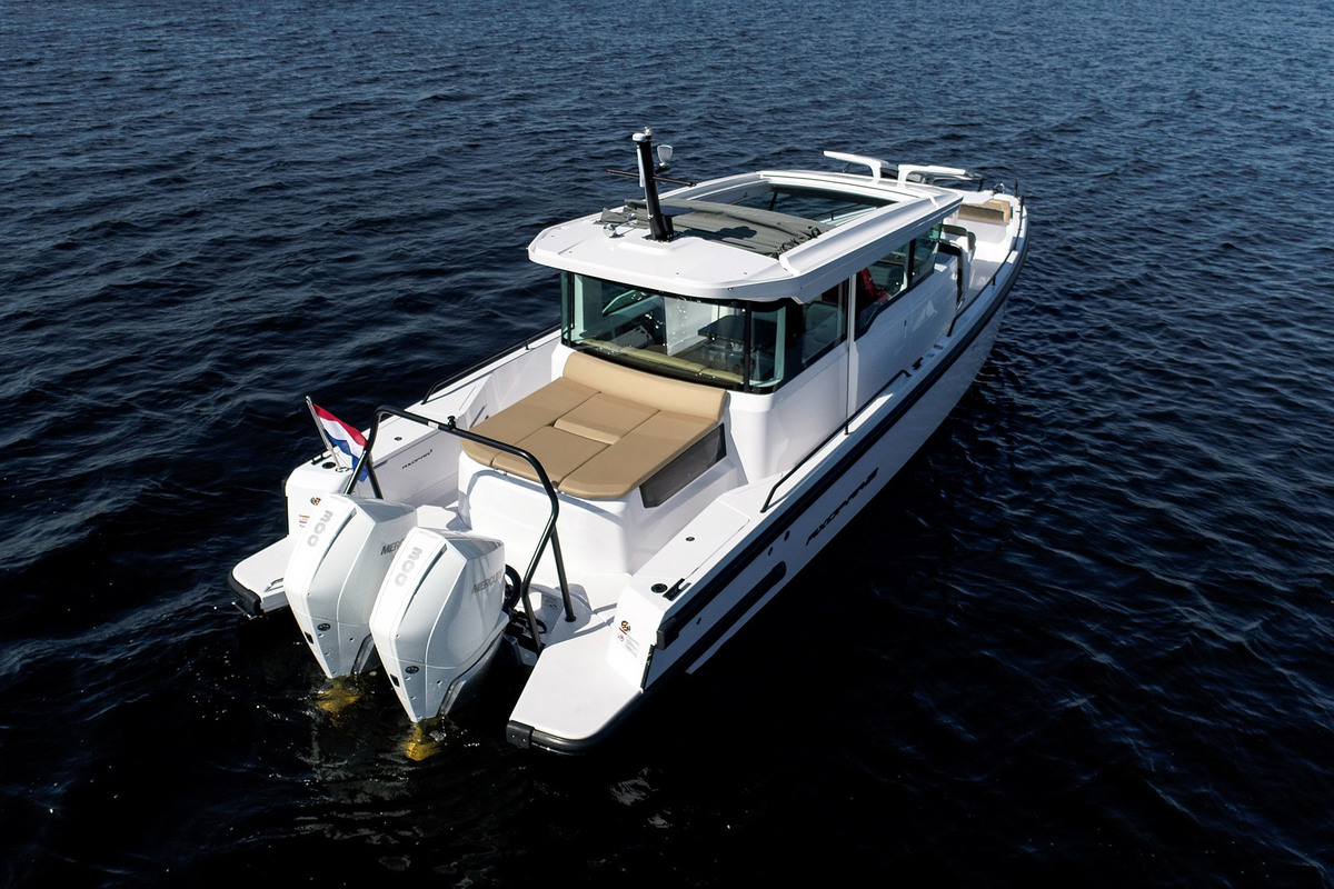 foto: 8 Axopar 37 XC Cross Cabin