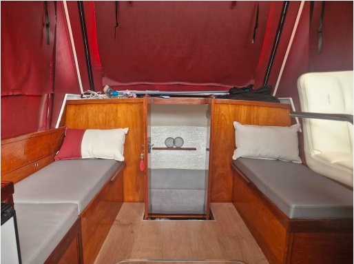 foto: 10  Curtevenne 830 Ak