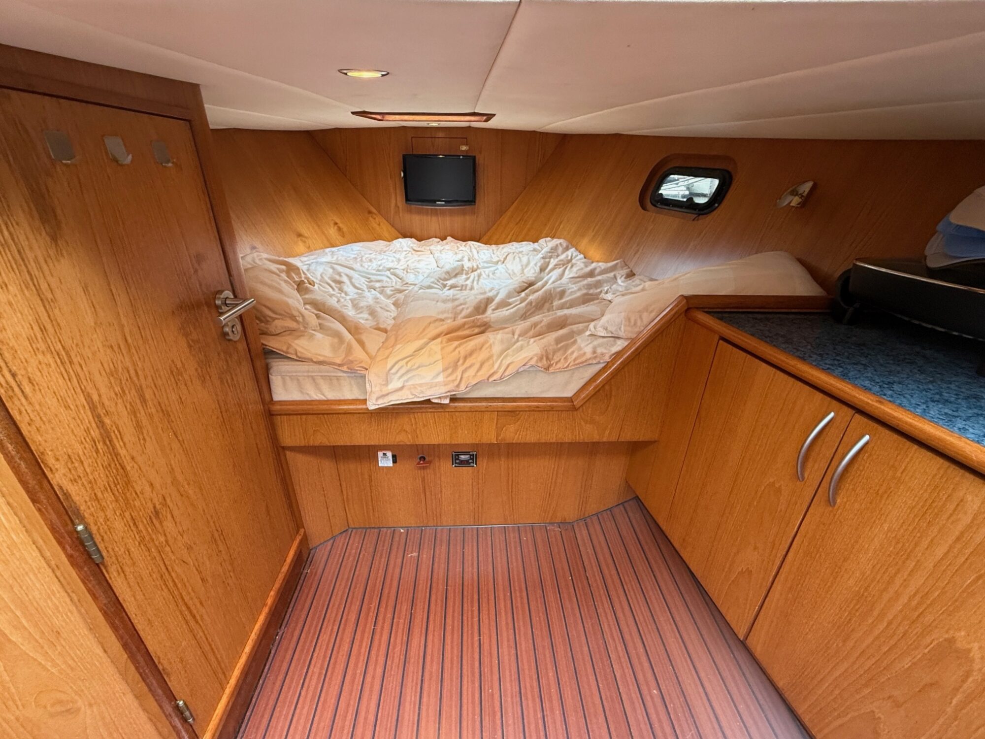 foto: 14 Valkkruiser Valkkruiser 8.50 Cabinsloep
