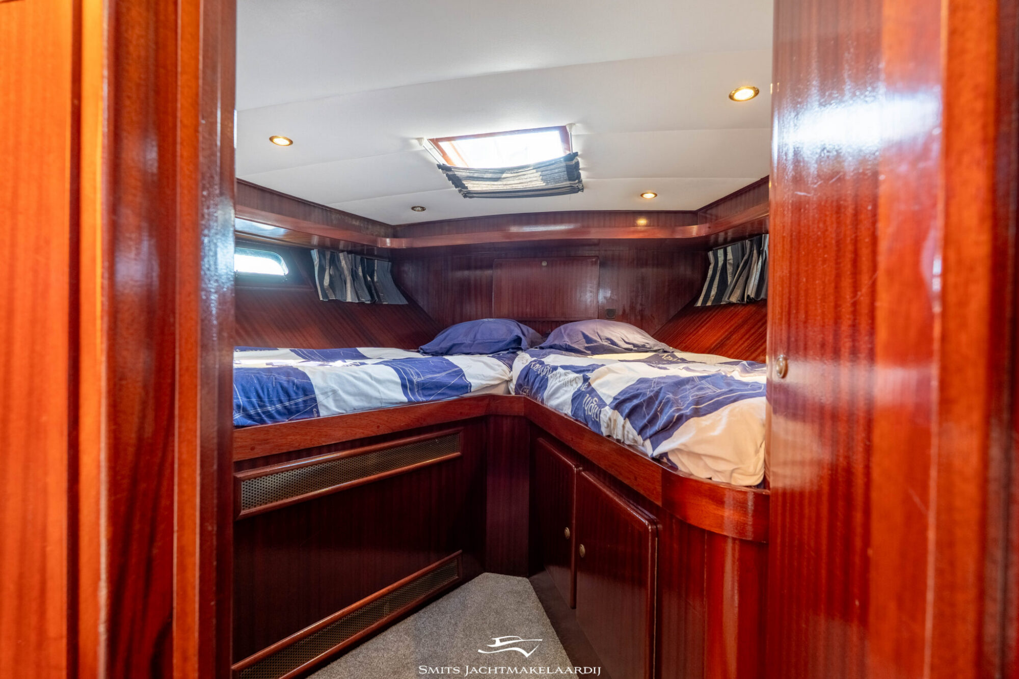 foto: 41 Van der Valk Valk Vitesse 54 Stabilizers