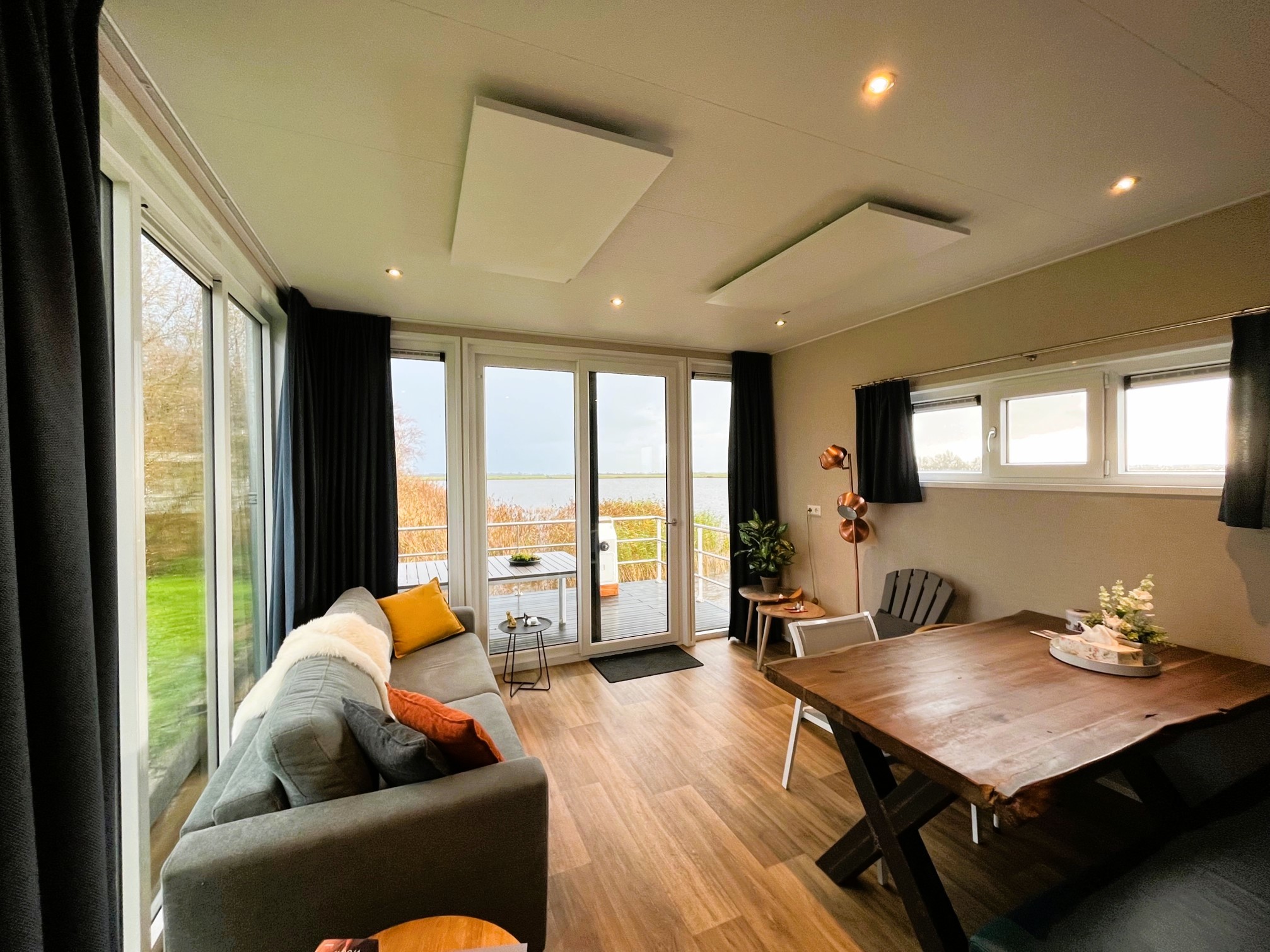 foto: 19 Vamos 46 Houseboat Charter