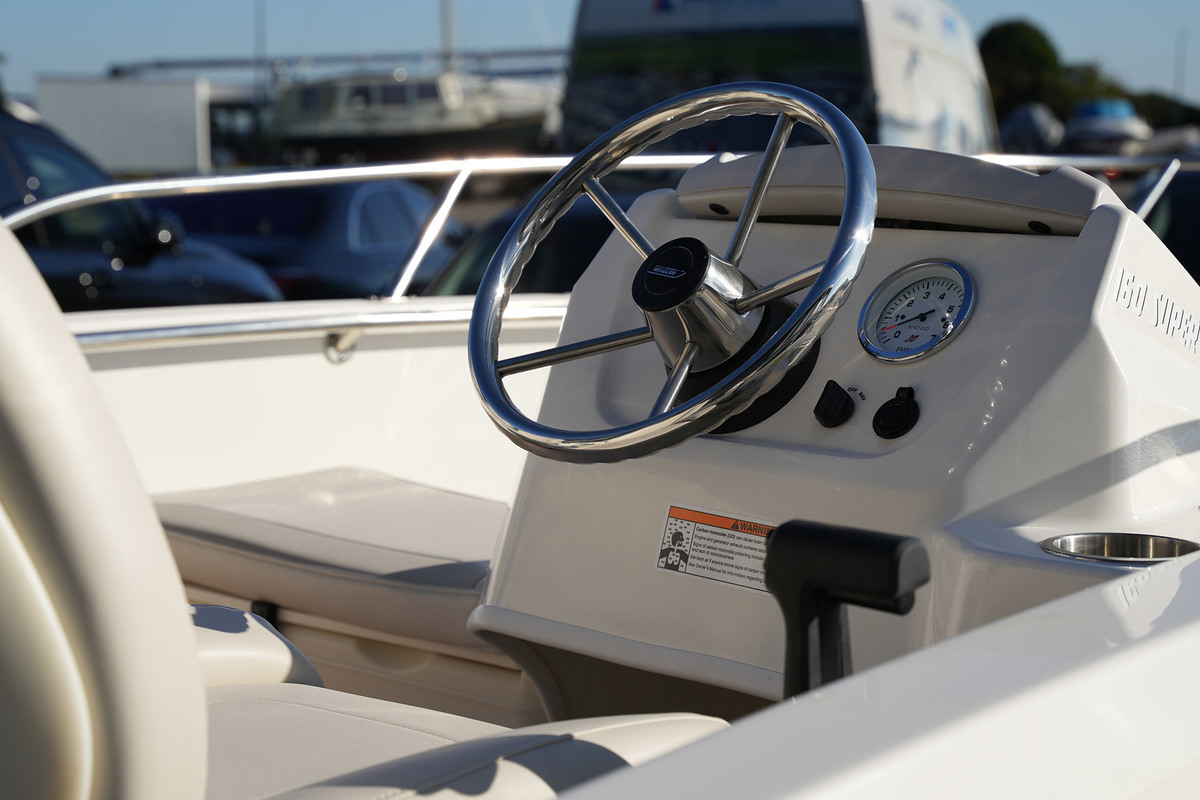 foto: 11 Boston Whaler 160 Super Sport